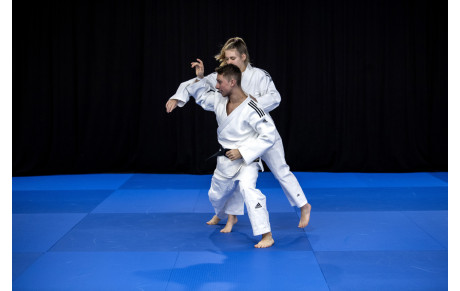 Le JUJITSU fait peu neuve